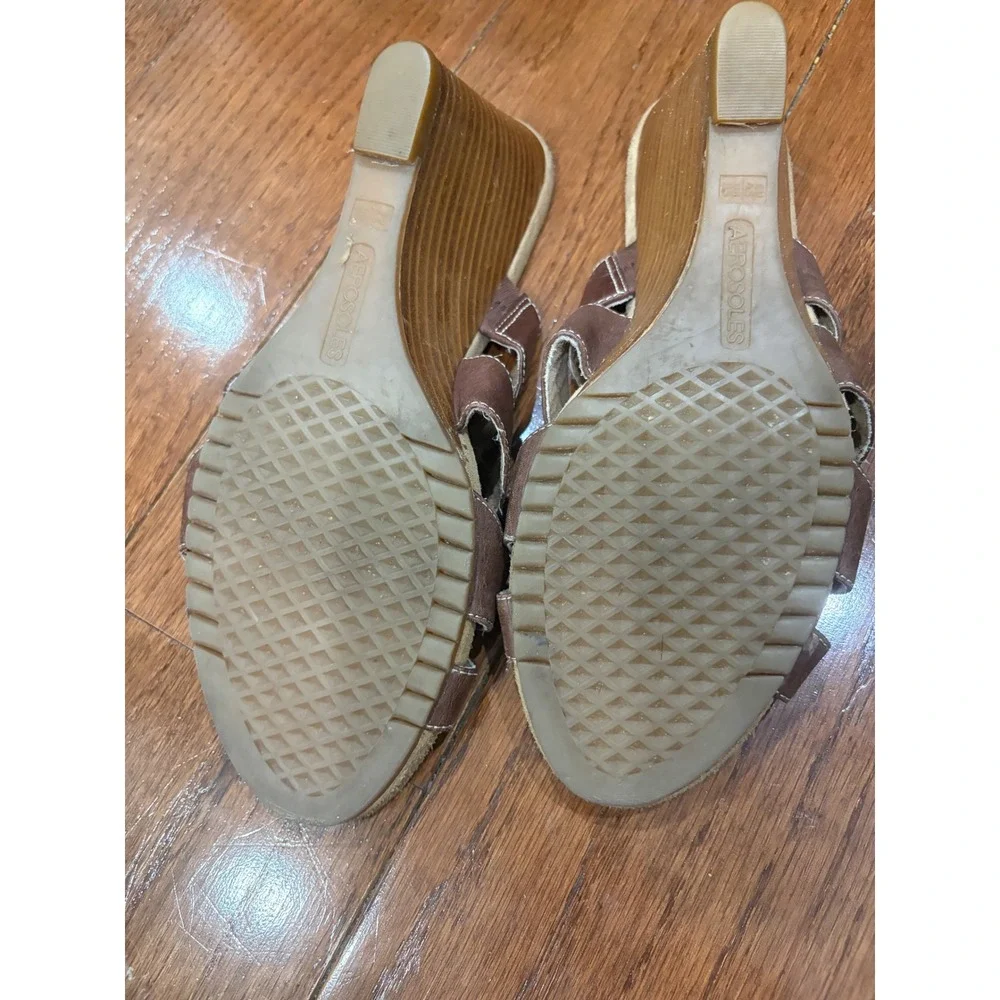 Aerosoles Wedge Sandals Women Size 8.5 Brown Leather‎ Strappy Slip On Wood Heel